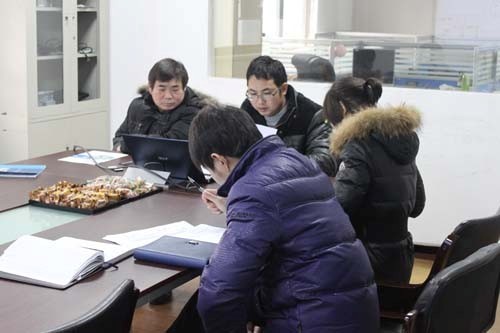 上海油脂交換設備客戶與惠合同事洽談現場1