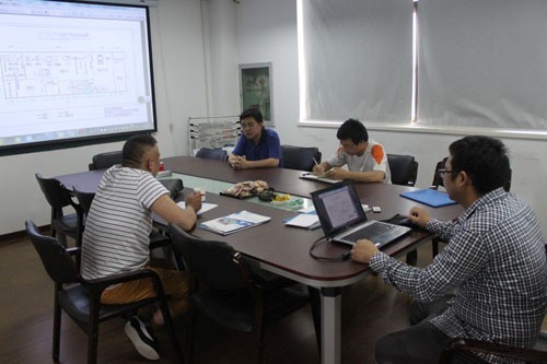 黑龍江玉米汁生產(chǎn)線(xiàn)客戶(hù)與惠合工程師洽談現(xiàn)場(chǎng)1